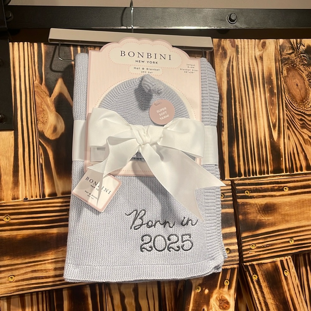 Brand new Bon Bini hat and blanket set, baby blue